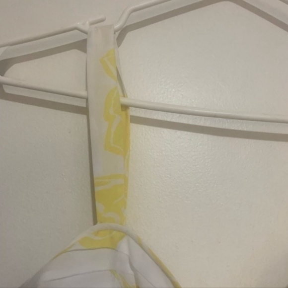 3/$30 Flowy yellow and white blouse tank top ruched bust sheer lined flowy top - Picture 4 of 8
